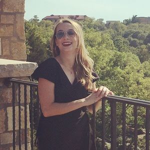 Meet your Posher, Alexis